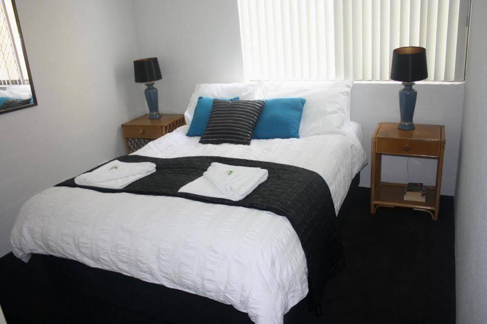 Mylos Holiday Apartments Alexandra Headland Buitenkant foto
